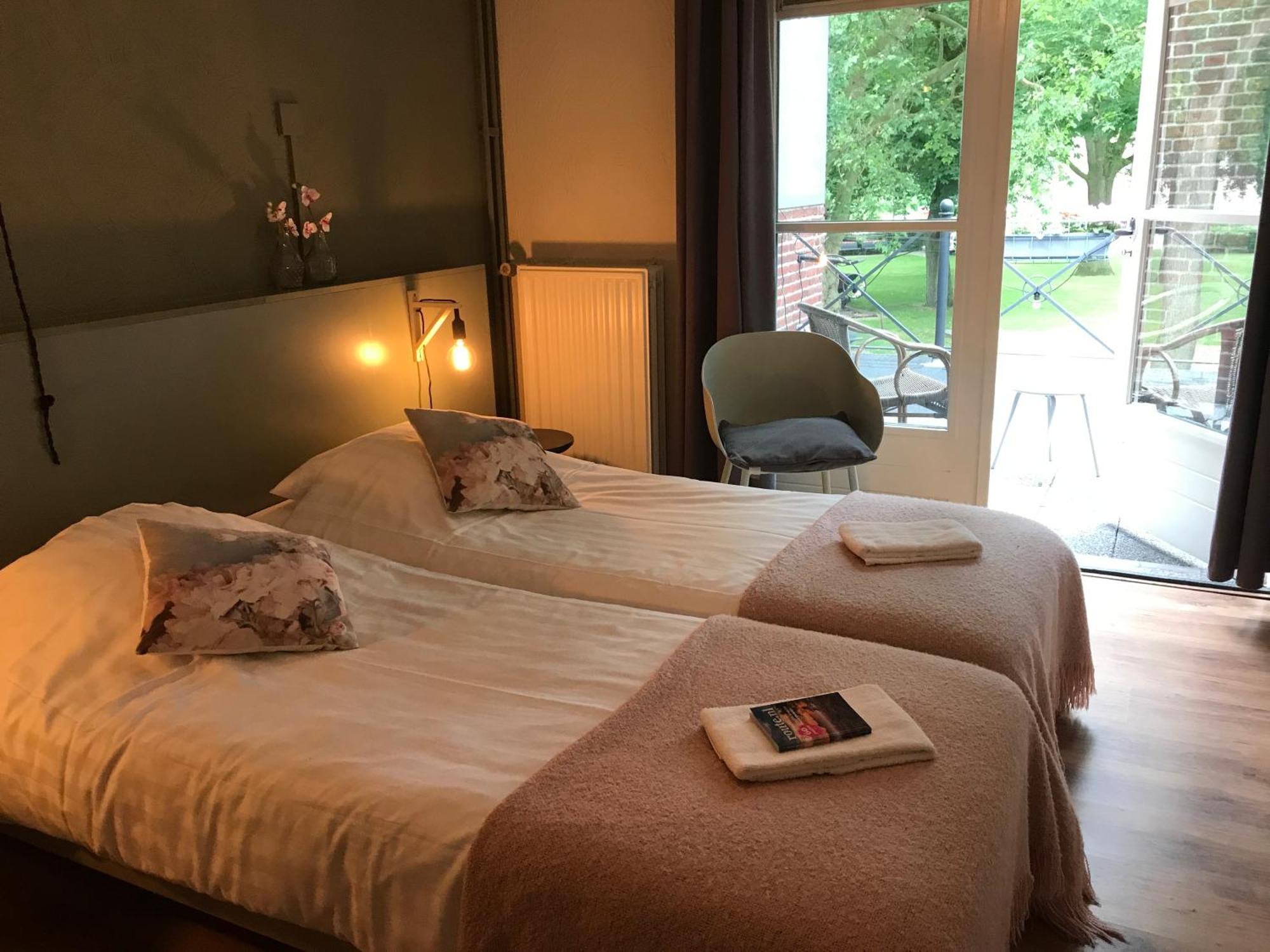 Hotel Restaurant In D'Ouwe Peel Helenaveen エクステリア 写真